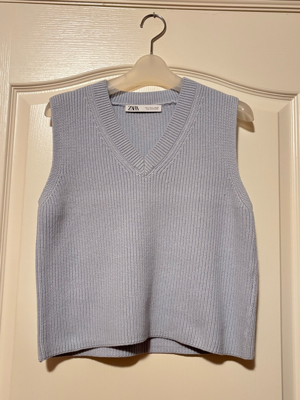 ❌SOLD—DO NOT BUY❌ Zara Pale Blue Ribbed Knit V-Neck Sweater Vest